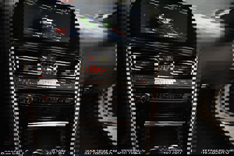 Used 2022 BMW 840i Convertible w/ Driving Assistance Package image 32