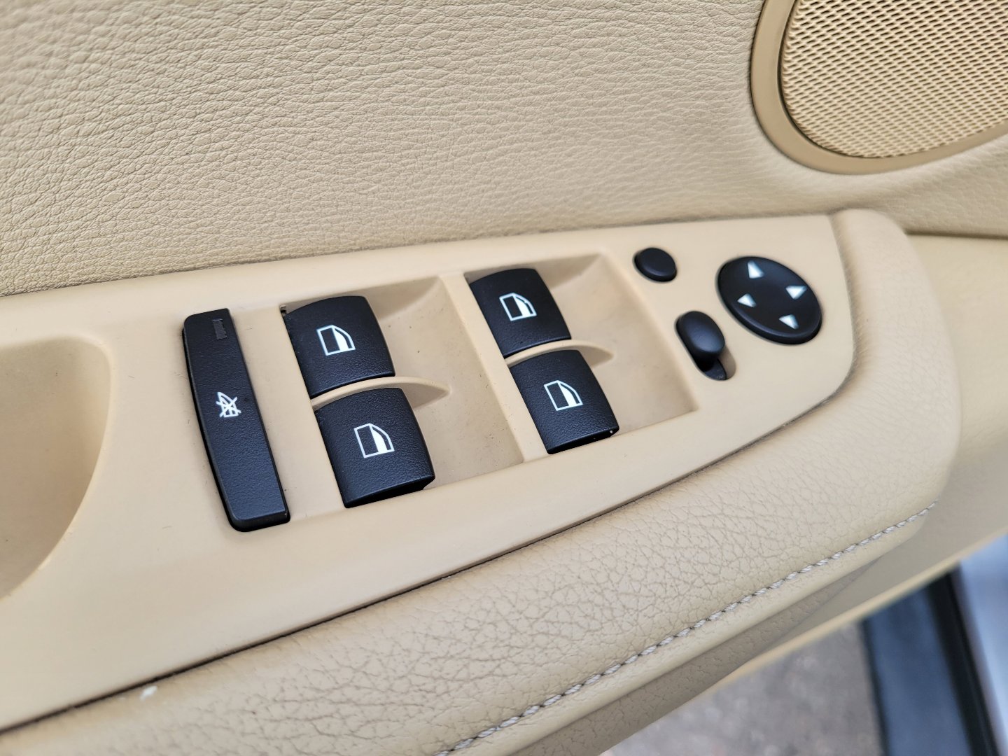 Used 2011 BMW X5 xDrive35i image 18
