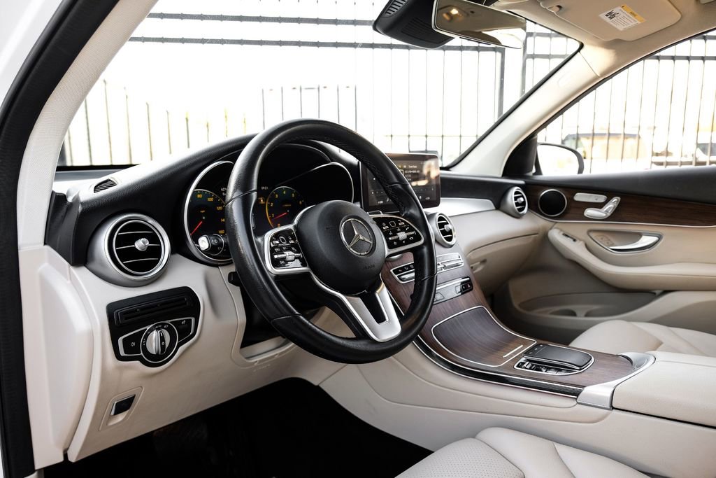 Used 2022 Mercedes-Benz GLC 300 w/ Premium Package Lite image 2