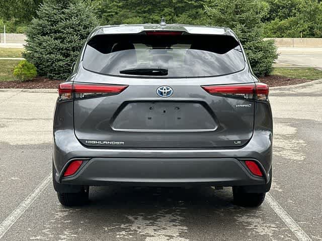 Used 2020 Toyota Highlander LE AWD/4WD image 4