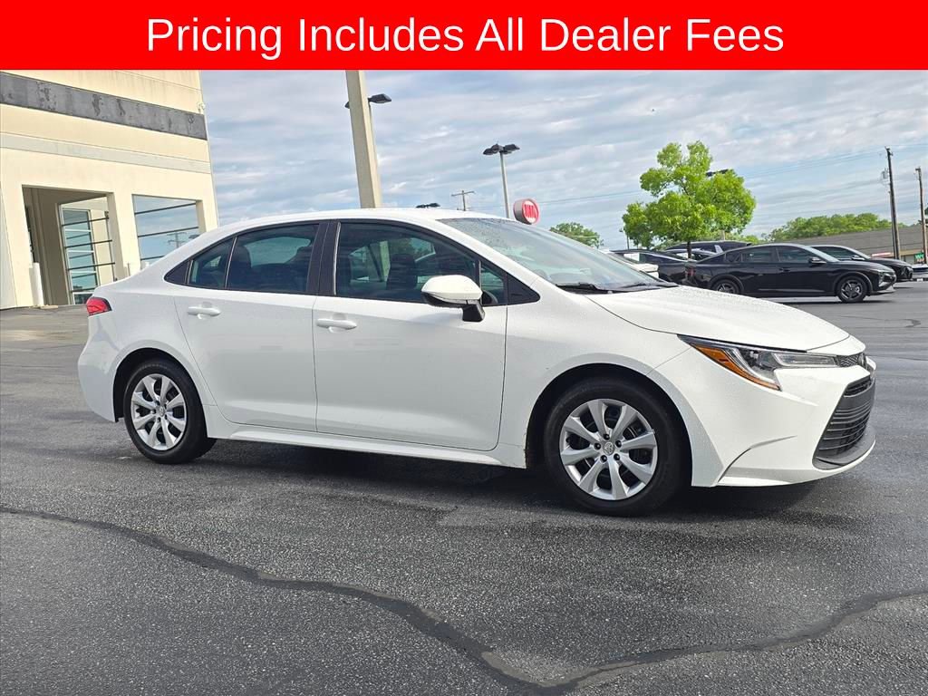 Used 2025 Toyota Corolla LE FWD image 1