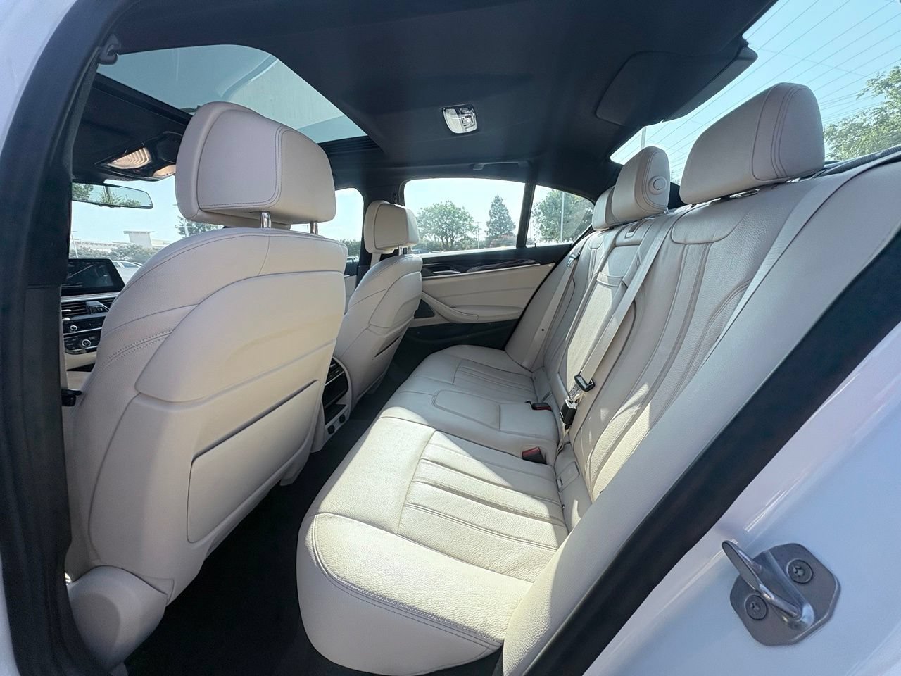 Used 2019 BMW 540i w/ Premium Package RWD image 7
