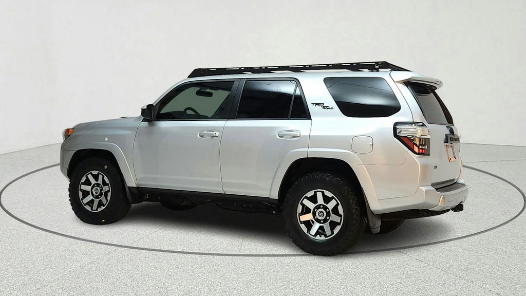 Used 2018 Toyota 4Runner TRD Off-Road image 3