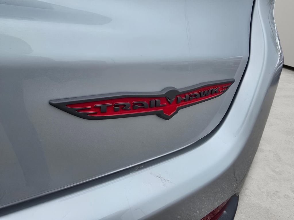 Used 2025 Jeep Compass Trailhawk AWD/4WD image 30