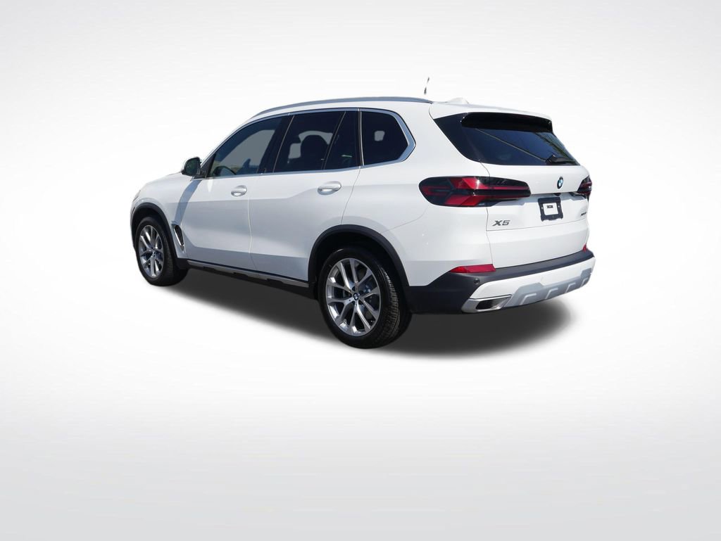 Used 2026 BMW X5 xDrive40i w/ Premium Package AWD/4WD image 3