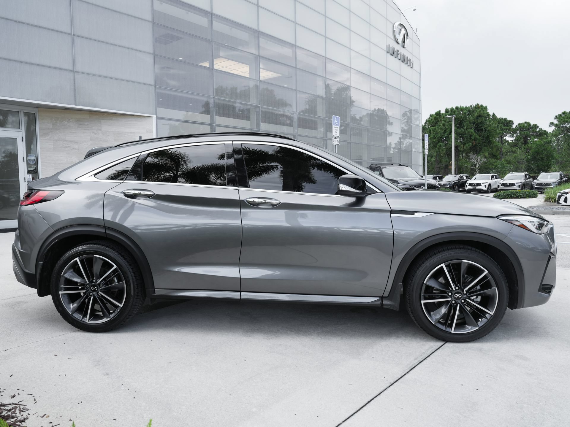 Certified 2024 INFINITI QX55 Essential AWD/4WD image 11