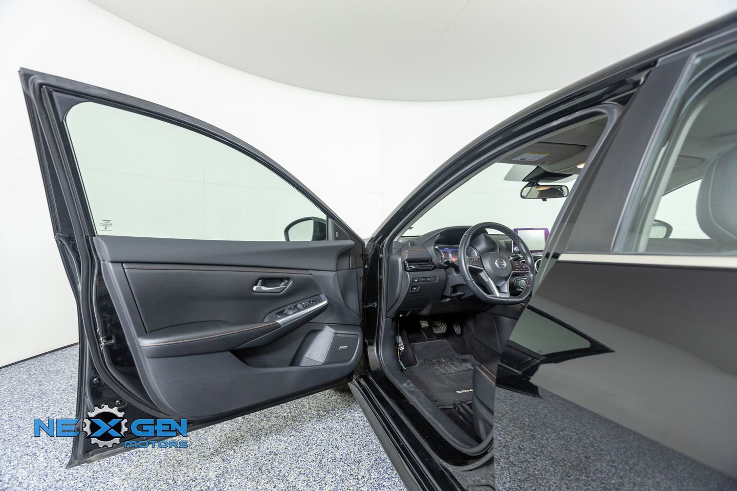 Used 2022 Nissan Sentra SR w/ SR Premium Package FWD image 9