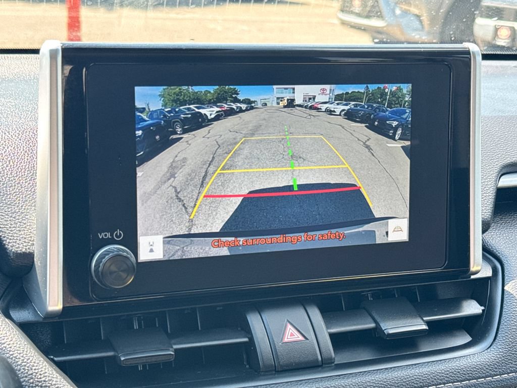 Used 2025 Toyota RAV4 XLE AWD/4WD image 24
