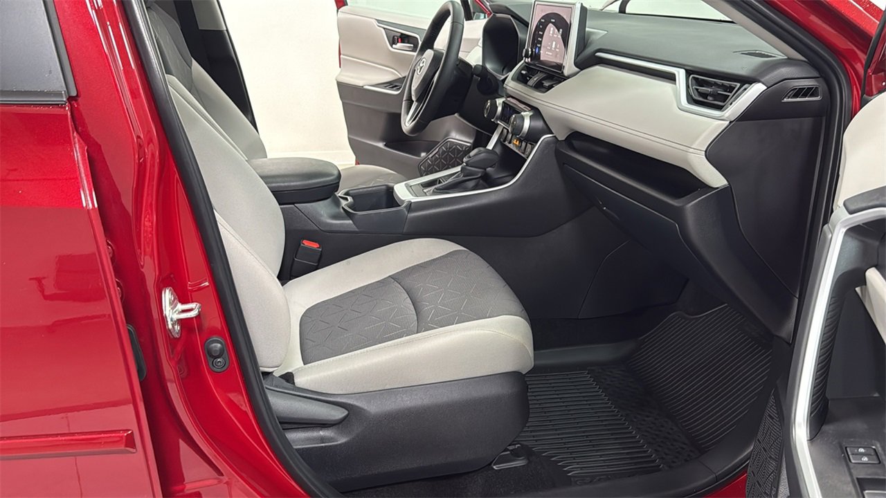 Certified 2025 Toyota RAV4 XLE w/ Convenience Package image 18