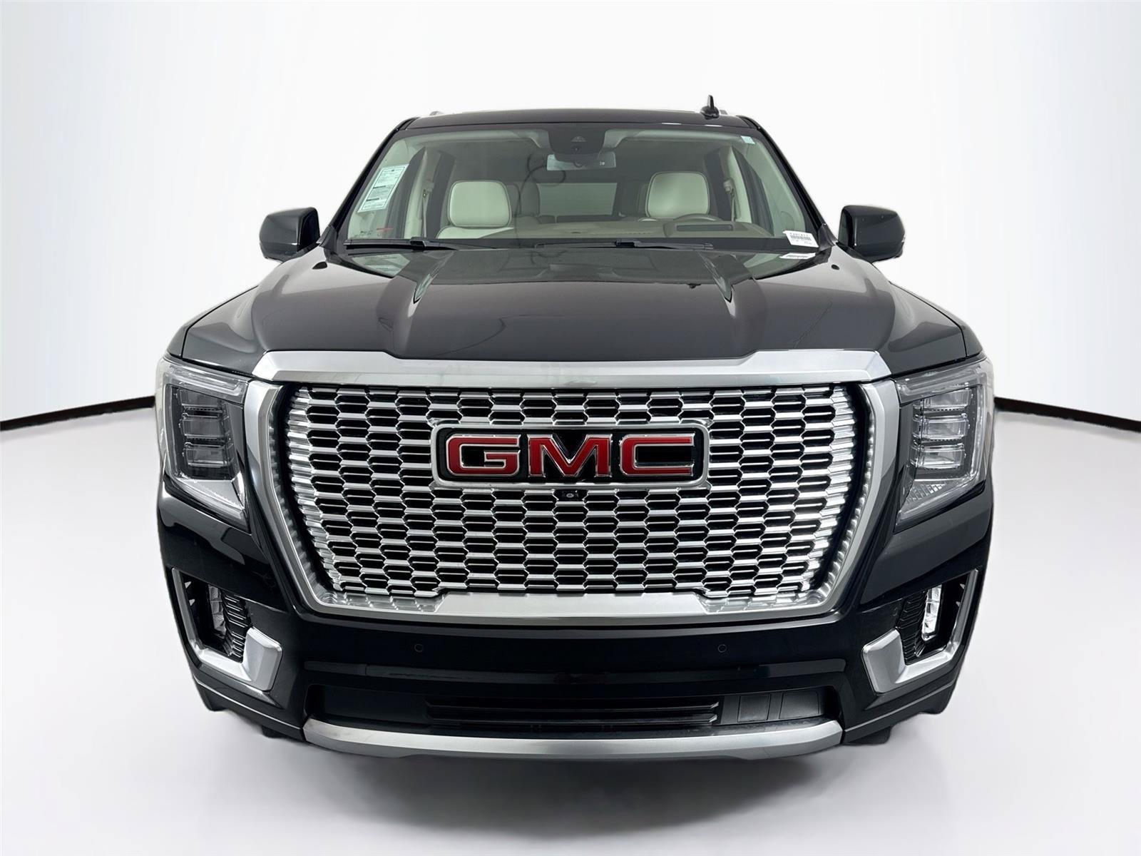 Used 2024 GMC Yukon Denali AWD/4WD image 9