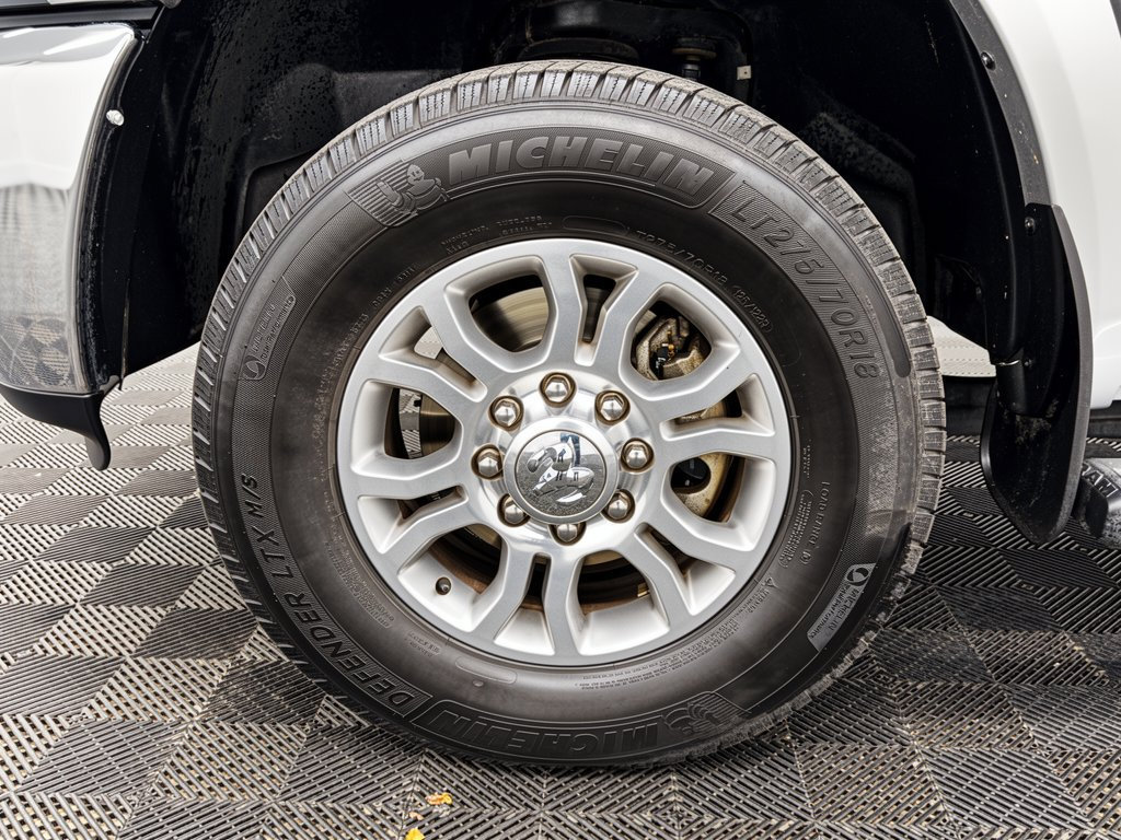 Used 2014 RAM 3500 Laramie w/ Convenience Group AWD/4WD image 13