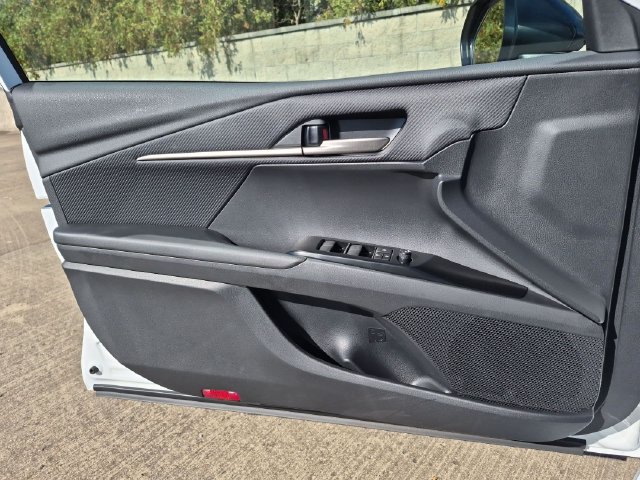 New 2026 Toyota Camry Hybrid AWD/4WD image 13