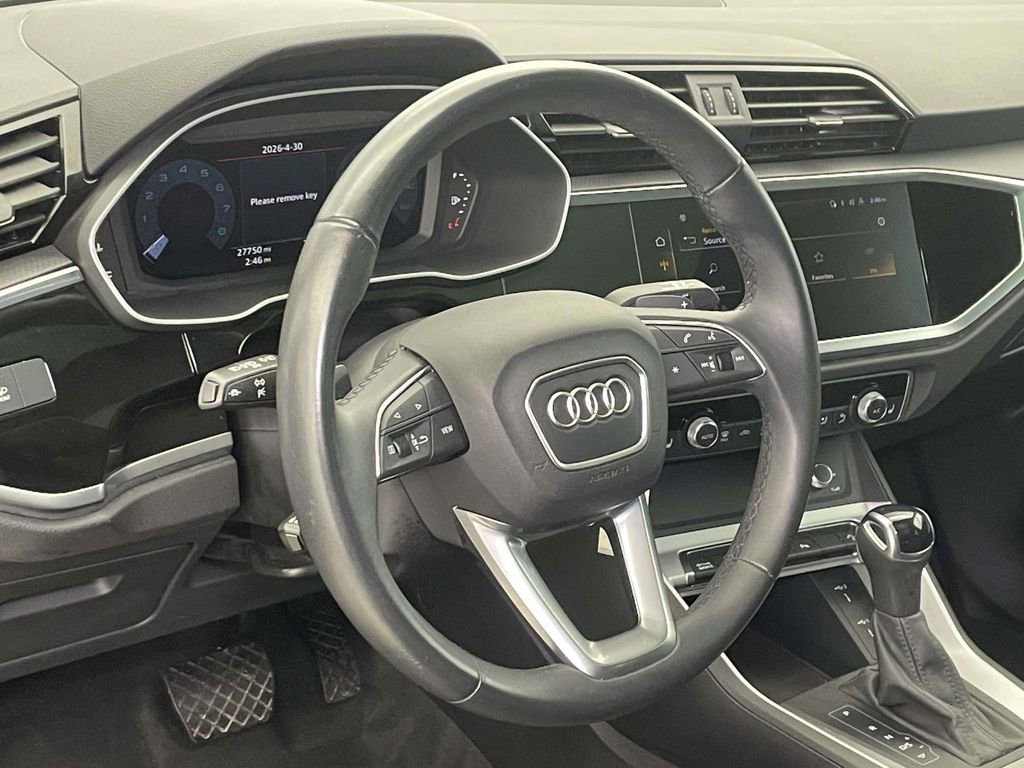 Certified 2025 Audi Q3 2.0T Premium AWD/4WD image 4