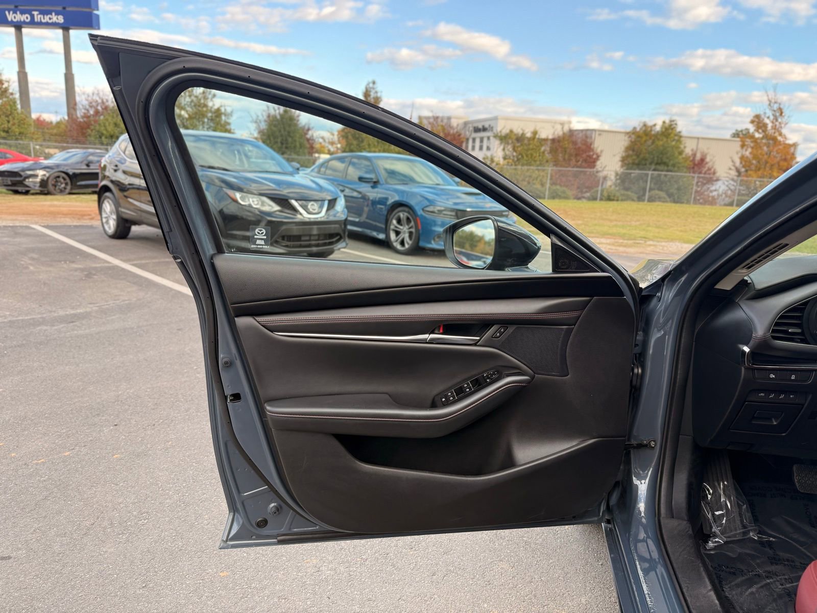Used 2024 MAZDA MAZDA3 s image 11