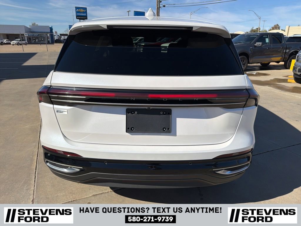 Used 2024 Lincoln Nautilus Premier image 5