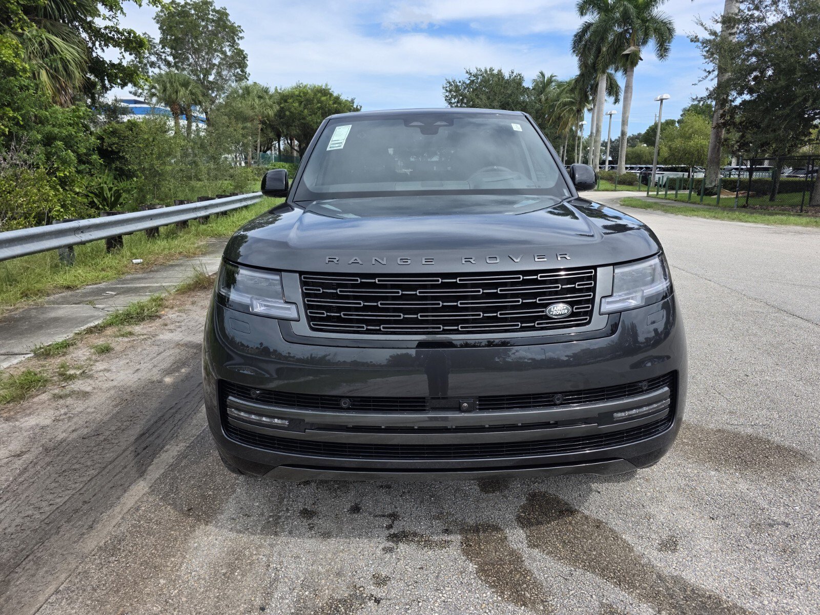 New 2026 Land Rover Range Rover Long Wheelbase SE AWD/4WD image 8