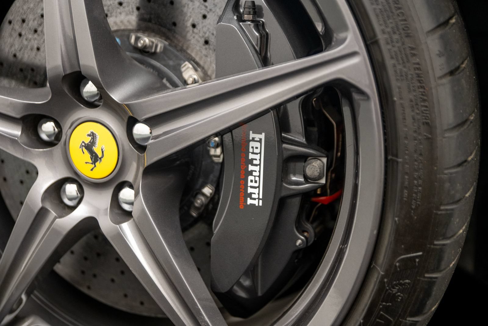 Used 2012 Ferrari 458 Spider RWD image 46