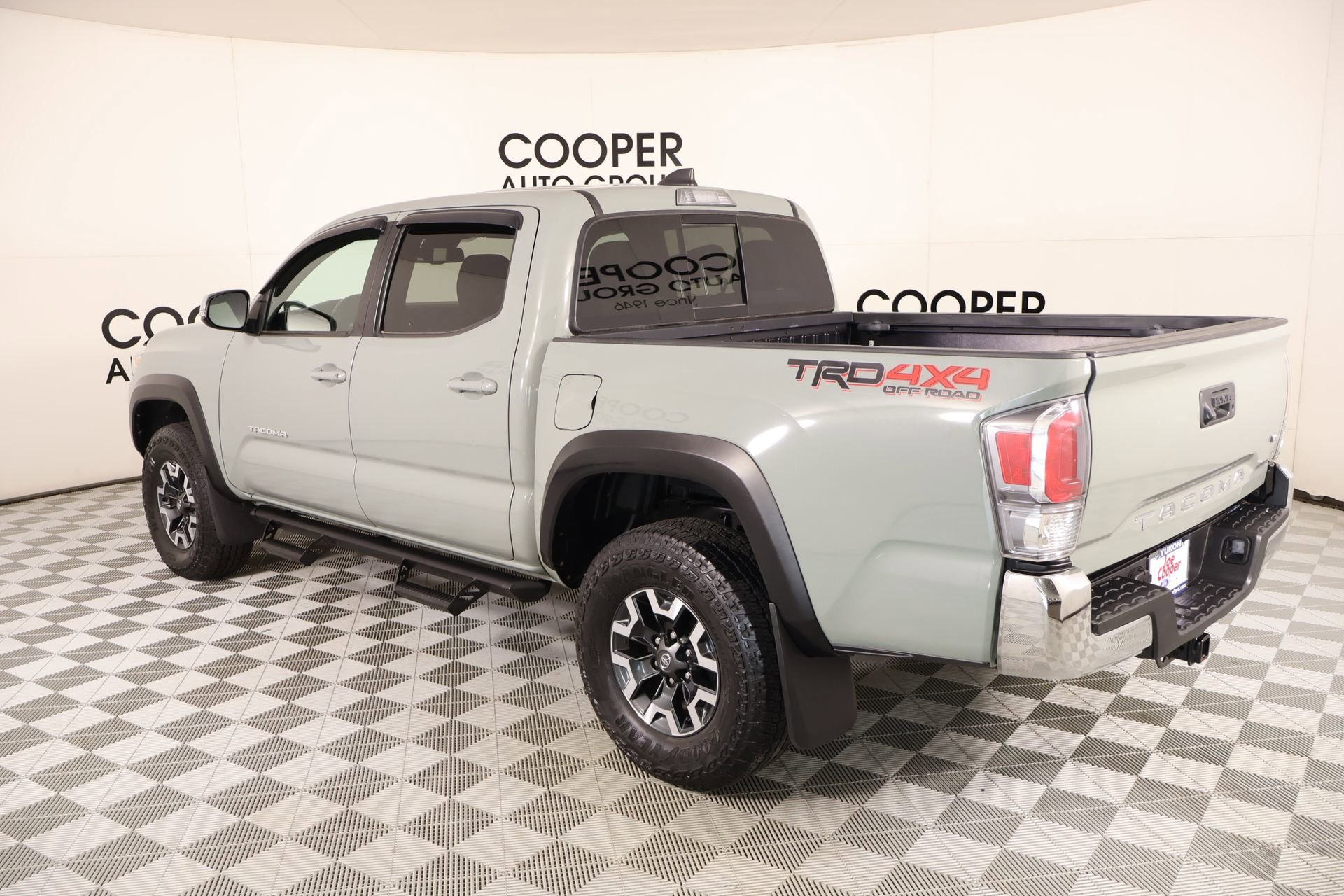 Used 2022 Toyota Tacoma TRD Off-Road AWD/4WD image 22