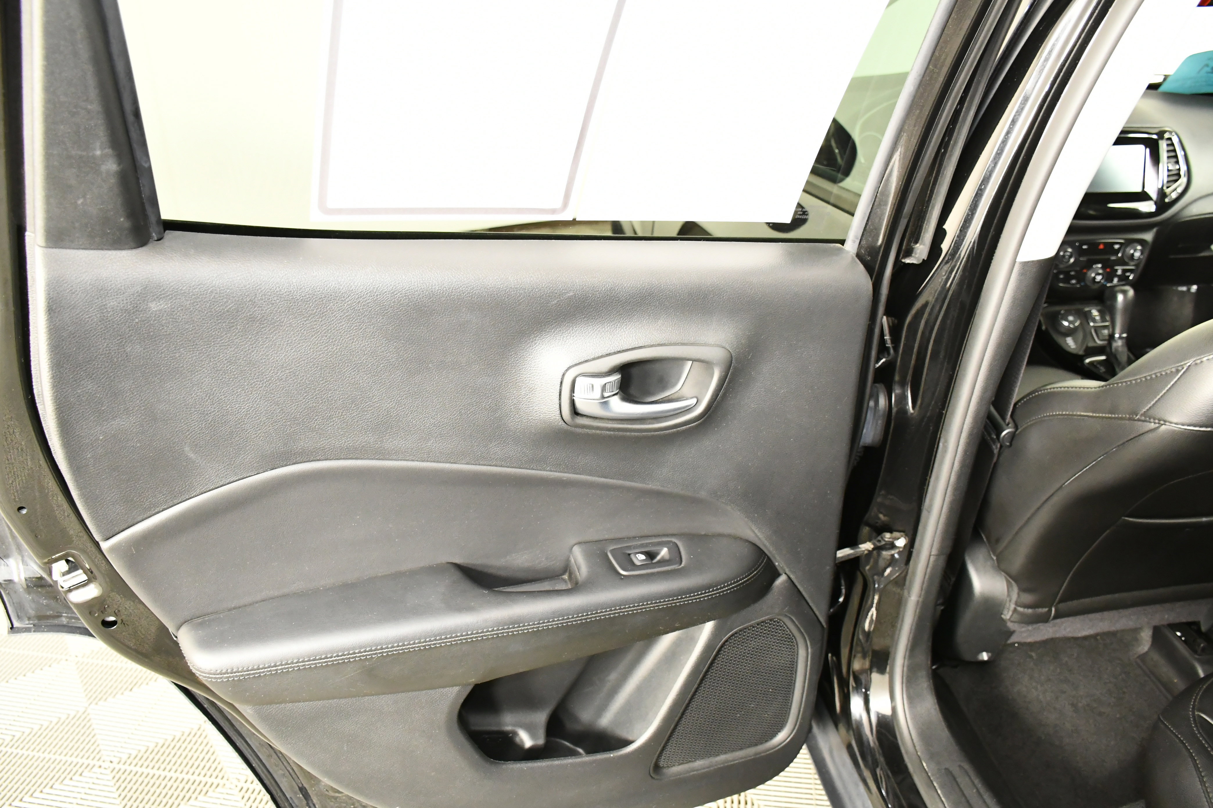 Used 2020 Jeep Compass Altitude image 46