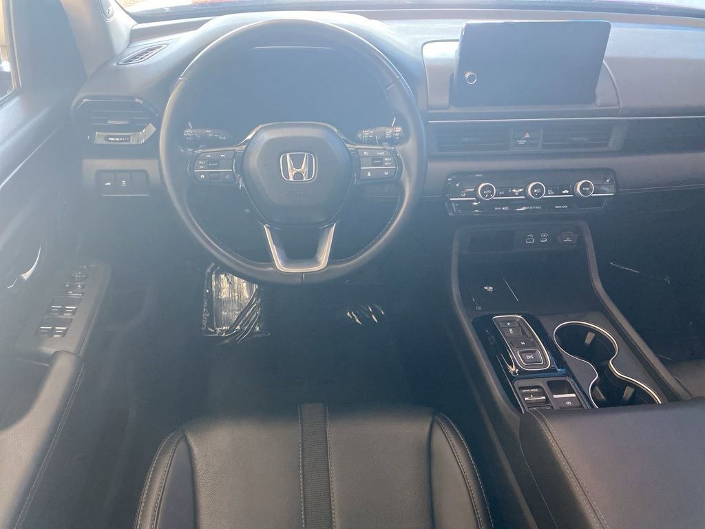 Used 2023 Honda Pilot Touring image 6