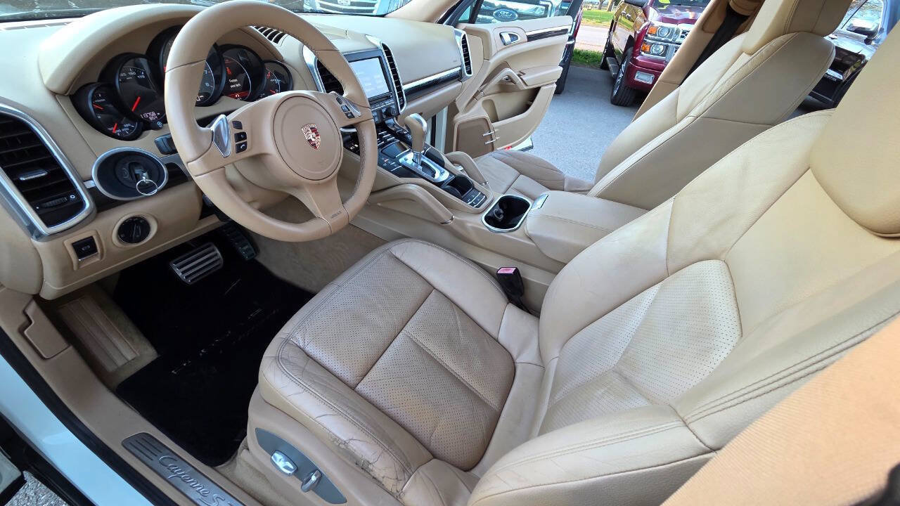 Used 2012 Porsche Cayenne S AWD/4WD image 29