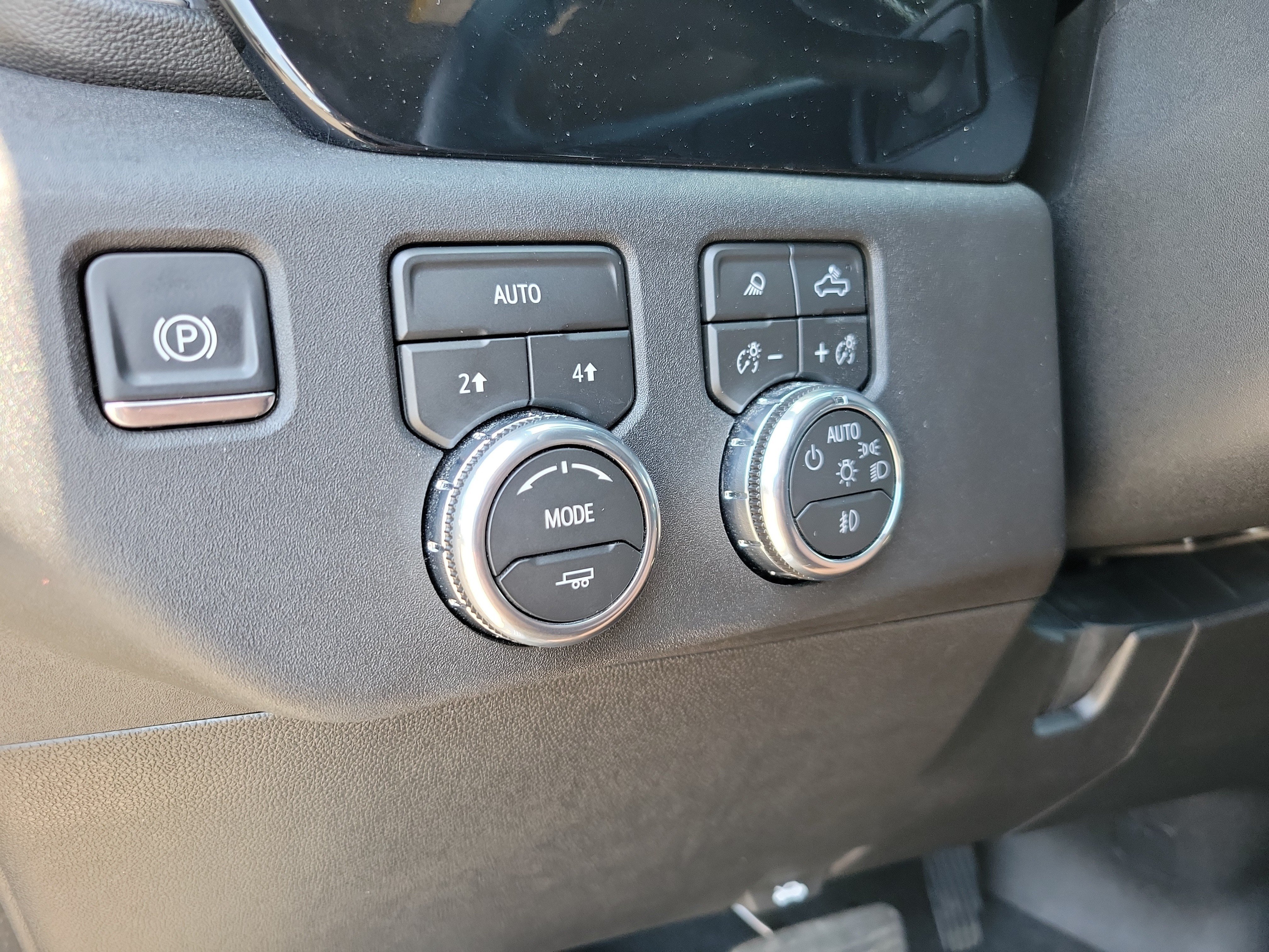 Used 2026 GMC Sierra 1500 SLT AWD/4WD image 17