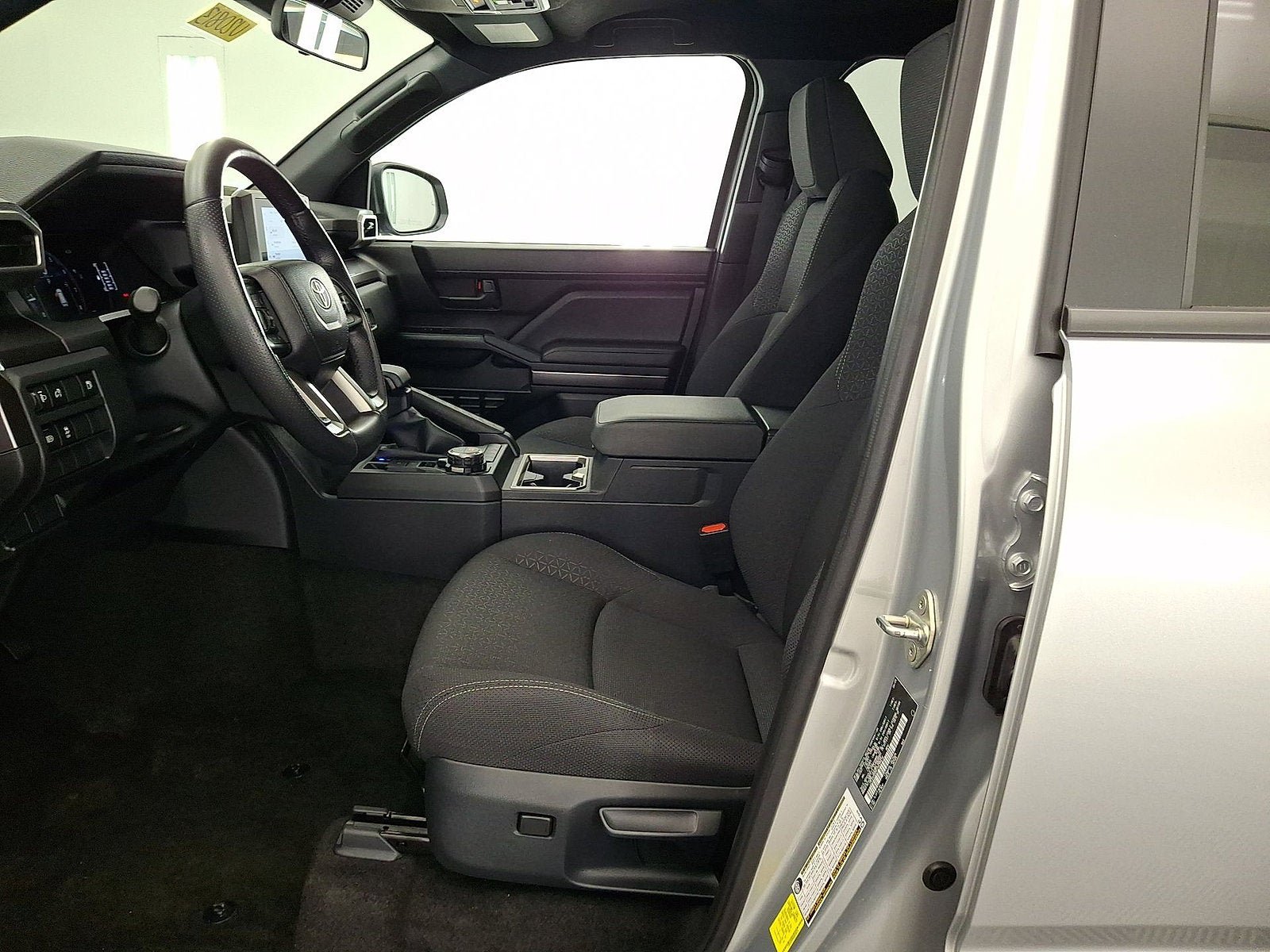 Certified 2025 Toyota 4Runner SR5 AWD/4WD image 3
