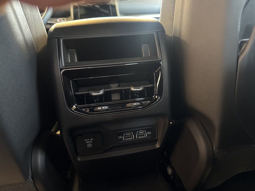 New 2025 Jeep Grand Cherokee Laredo w/ Luxury Tech Group I image 37