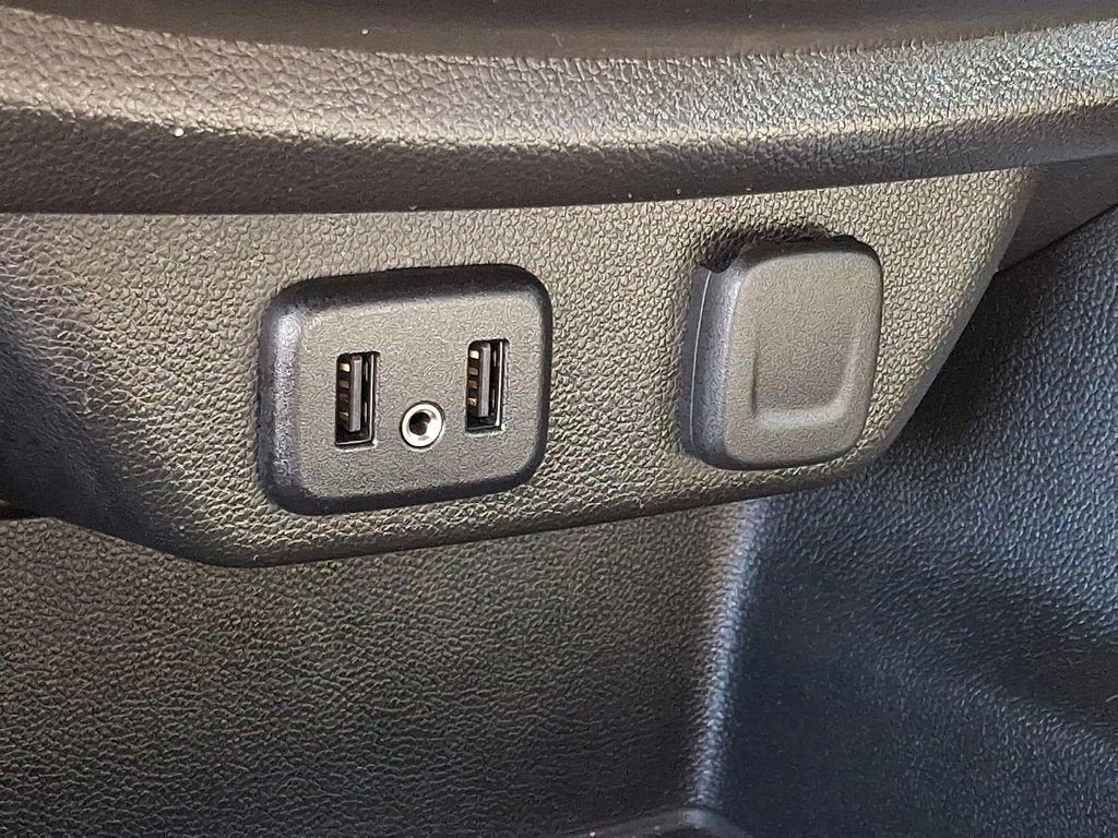 Certified 2021 Chevrolet Traverse LT FWD image 28