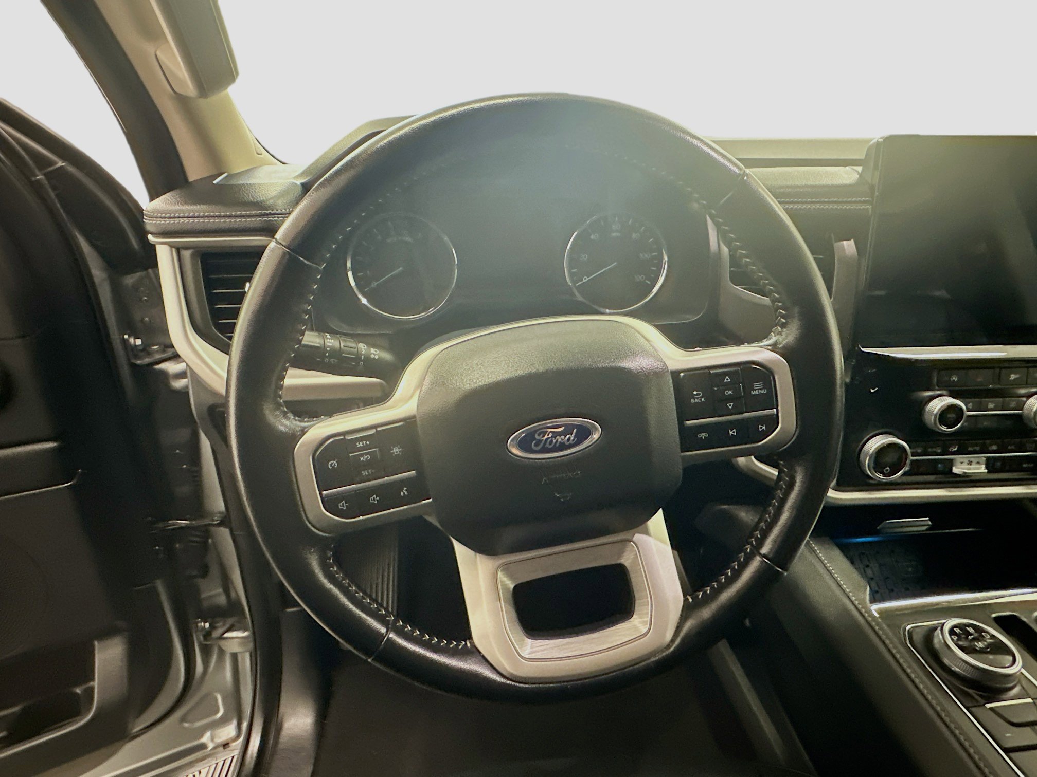 Used 2024 Ford Expedition XLT AWD/4WD image 18