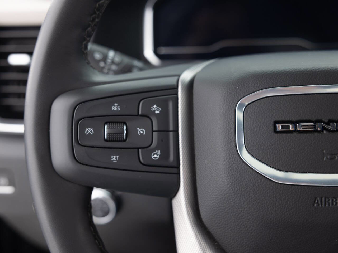 Used 2025 GMC Sierra 2500 Denali w/ Denali Reserve Package image 37