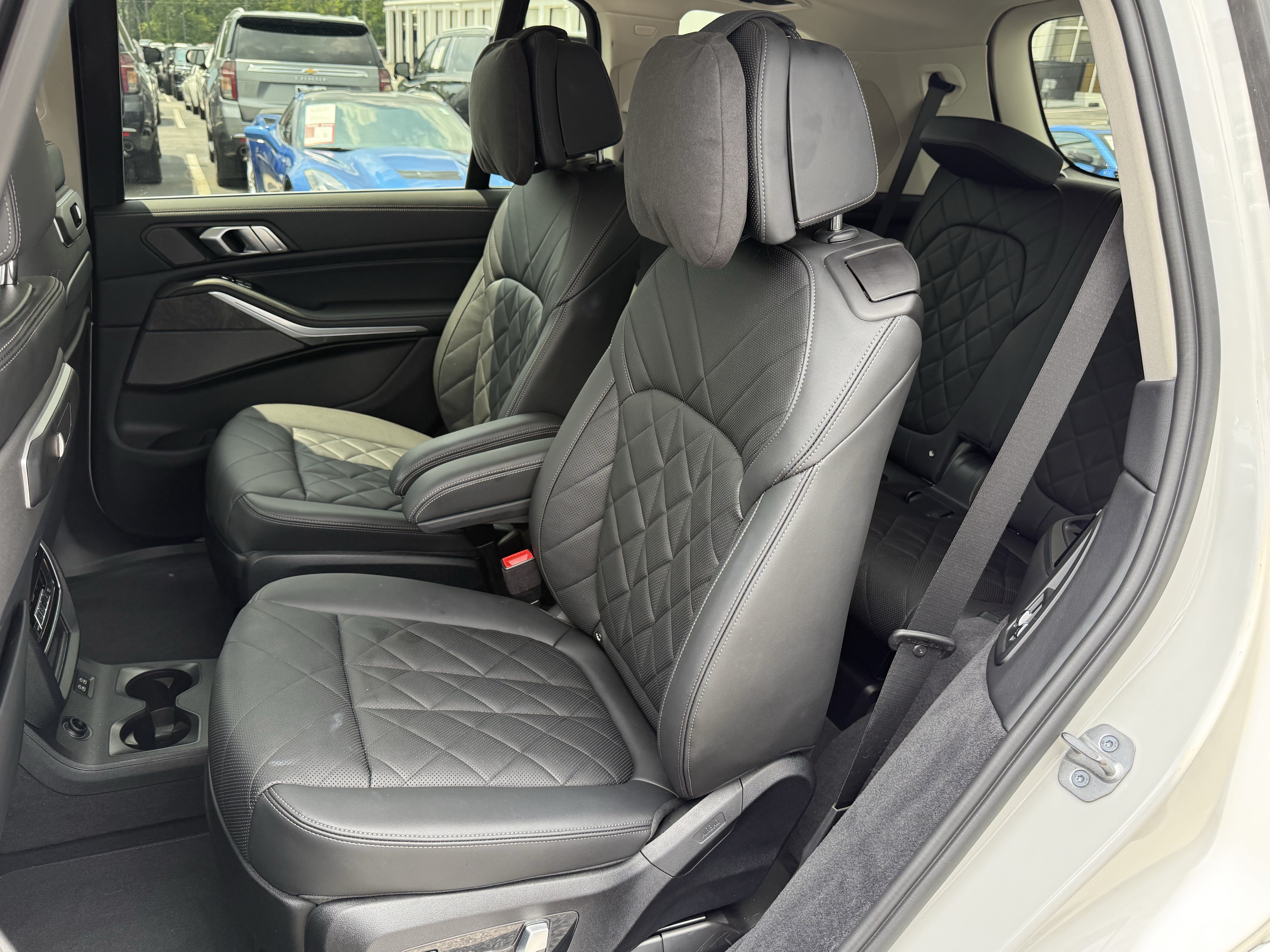 Used 2023 BMW X7 xDrive40i w/ Premium Package AWD/4WD image 34