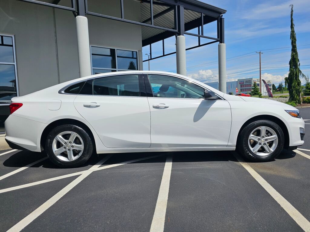 Used 2022 Chevrolet Malibu LS FWD image 6