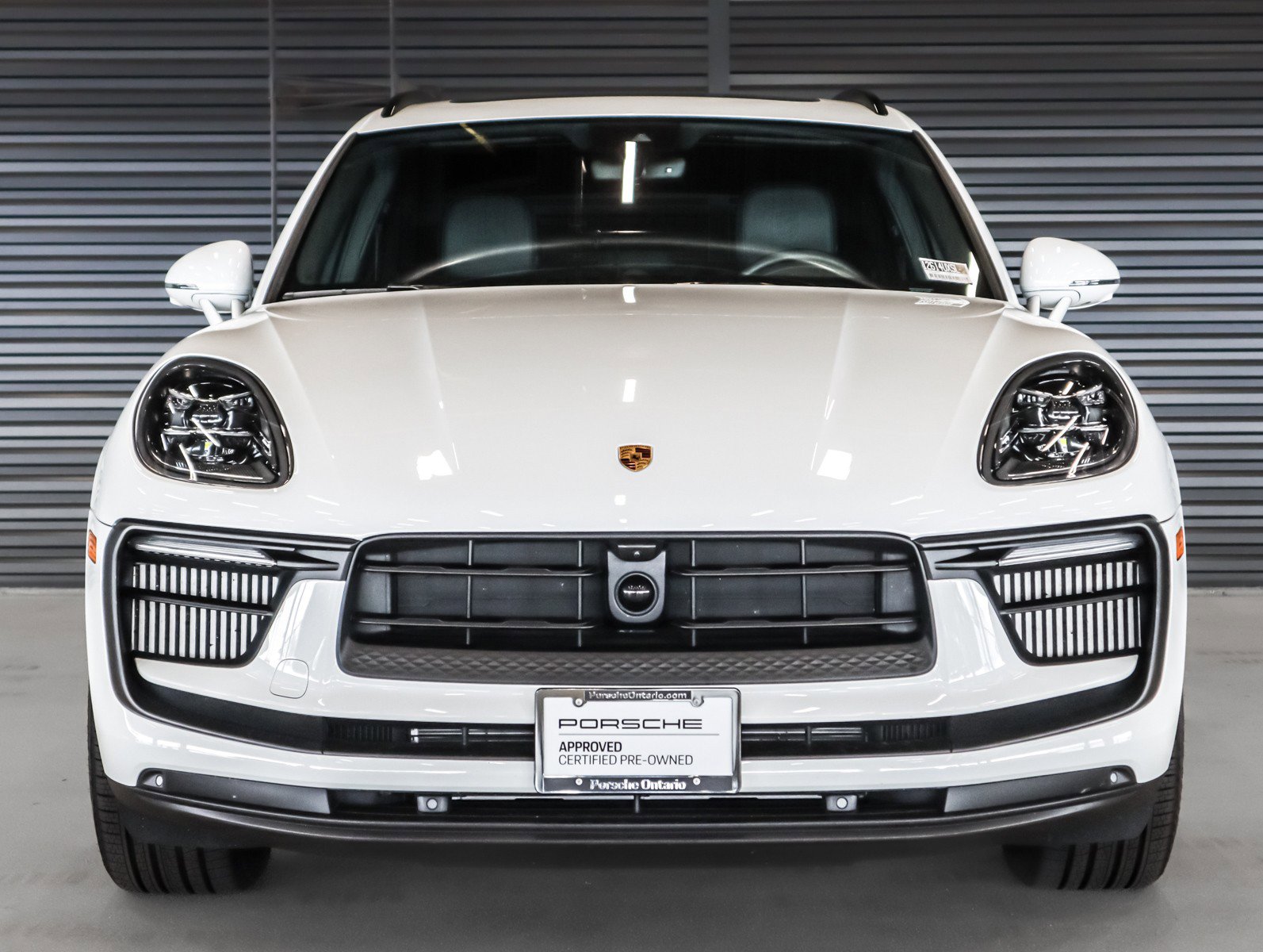 Certified 2025 Porsche Macan S AWD/4WD image 8