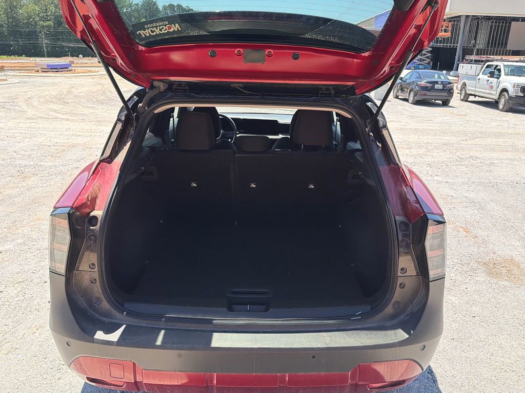 Used 2025 Nissan Kicks SV w/ SV Premium Package FWD image 15