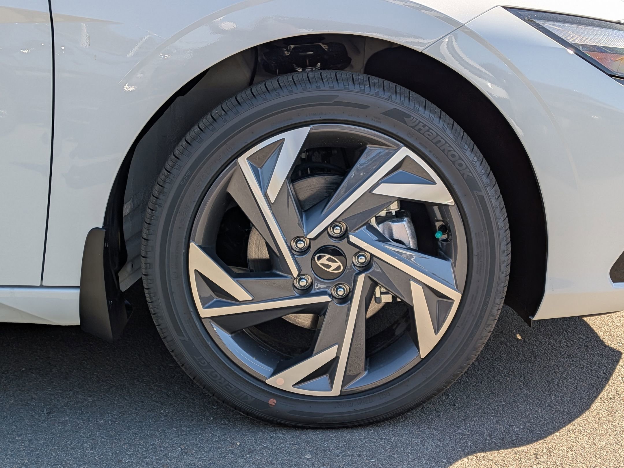 New 2026 Hyundai Elantra Limited FWD image 7