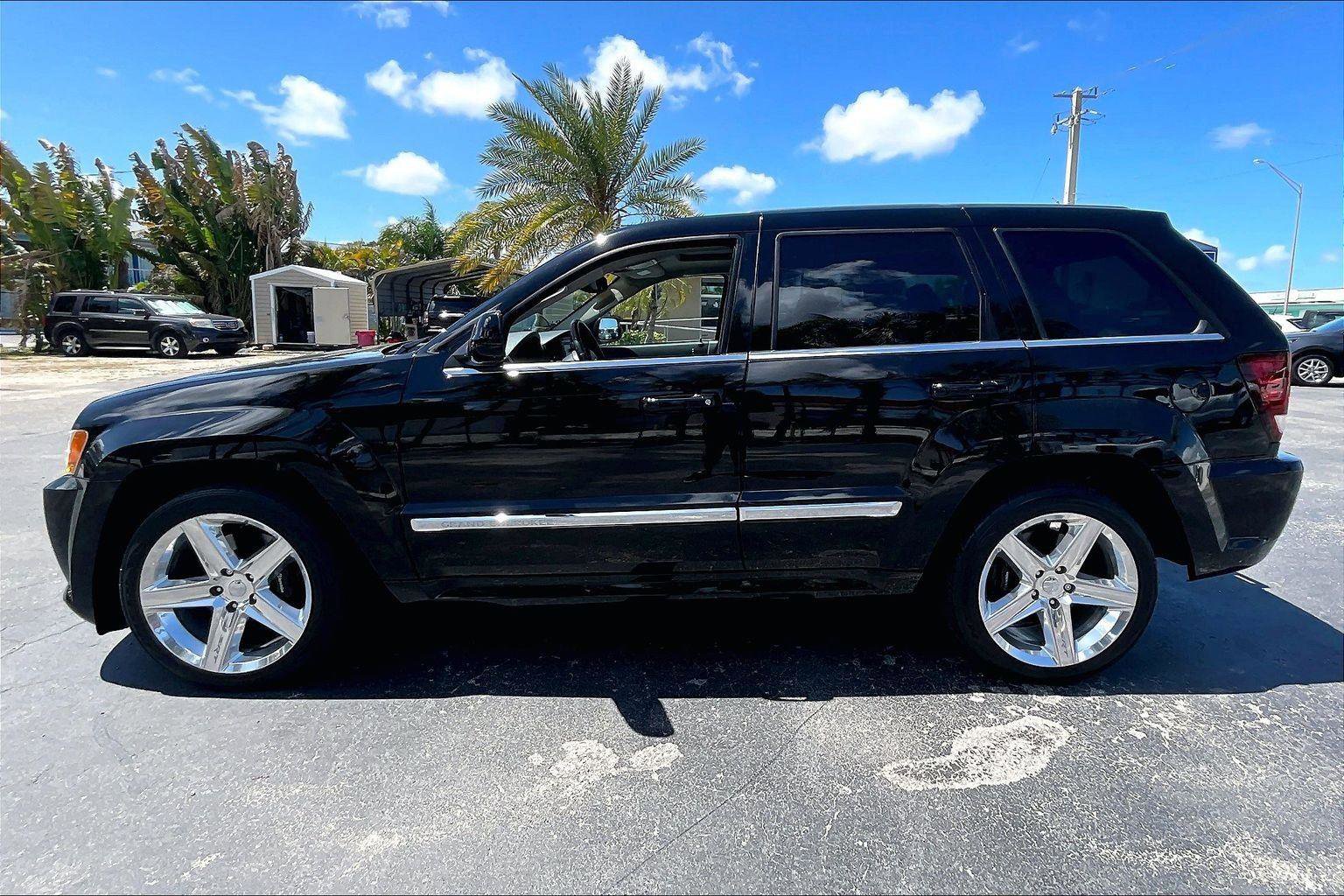 Used 2006 Jeep Grand Cherokee SRT8 w/ SRT Option Group I AWD/4WD image 28