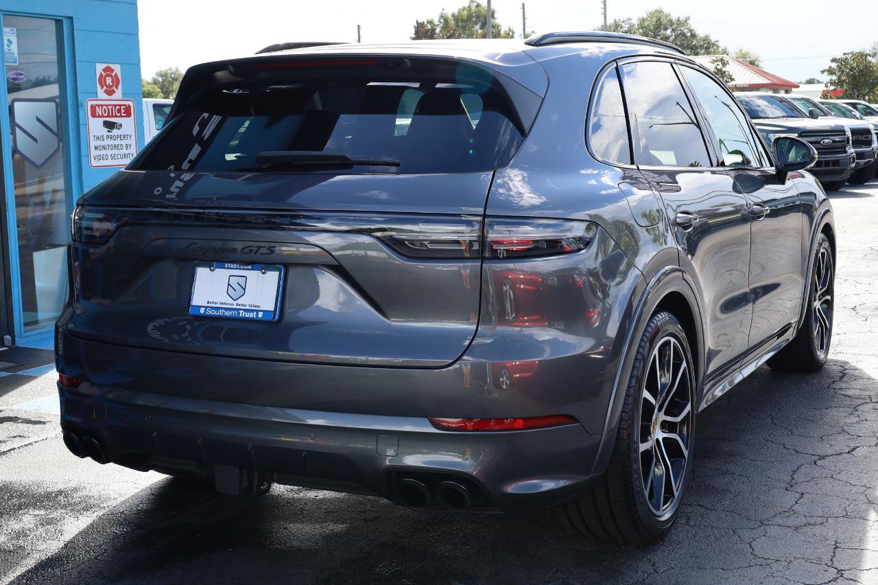 Used 2022 Porsche Cayenne GTS AWD/4WD image 4