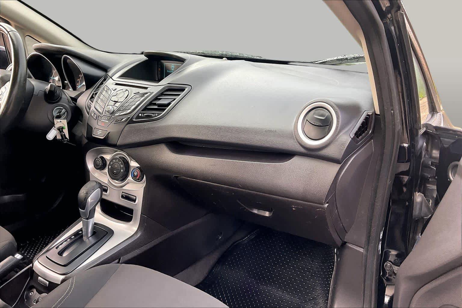 Used 2016 Ford Fiesta SE FWD image 18