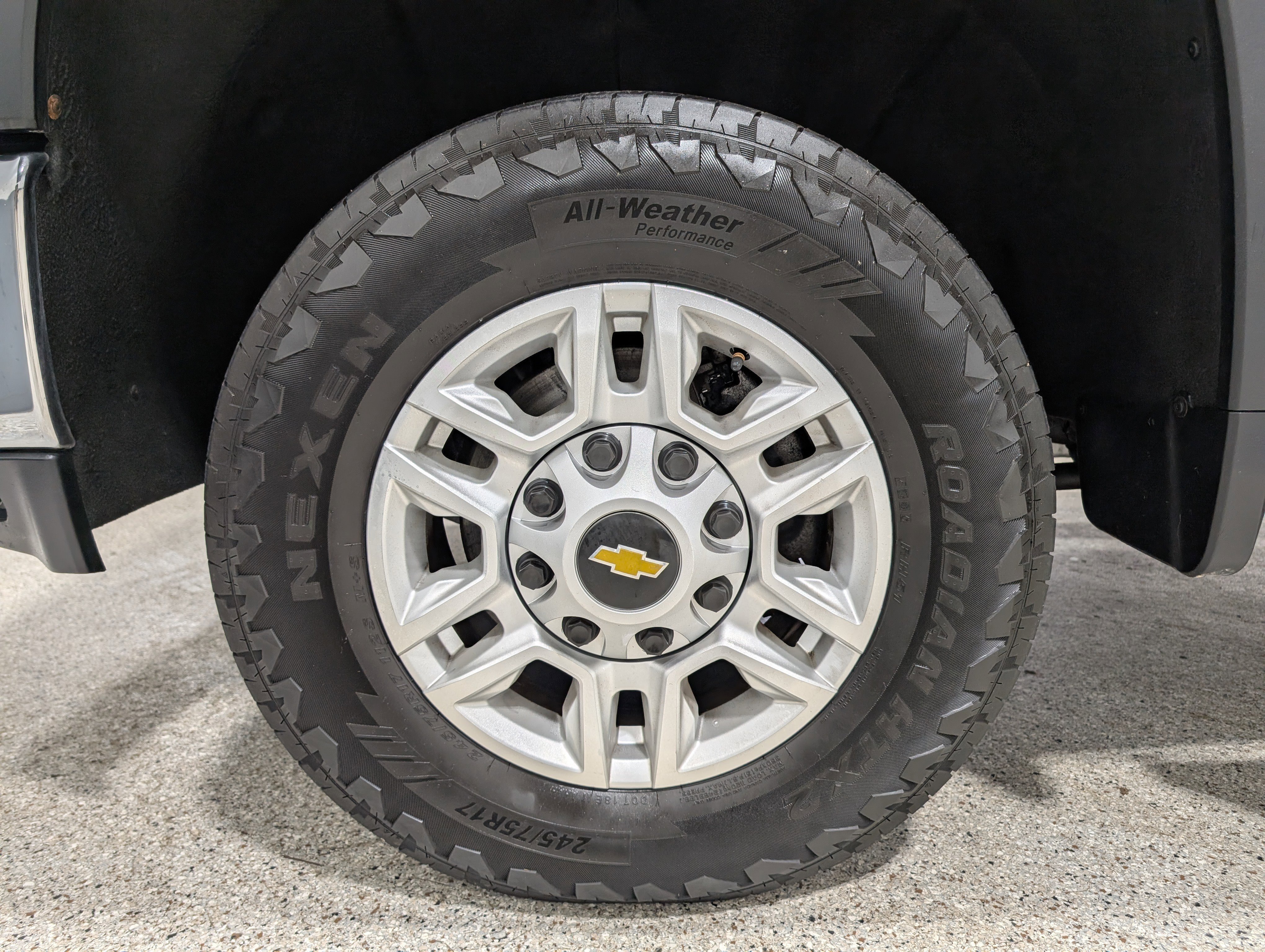 Used 2020 Chevrolet Silverado 2500 LT w/ Convenience Package image 11