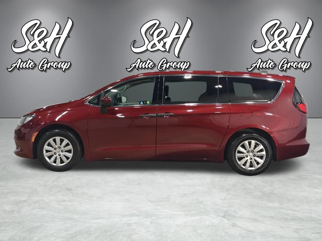 Used 2020 Chrysler Voyager L FWD image 12