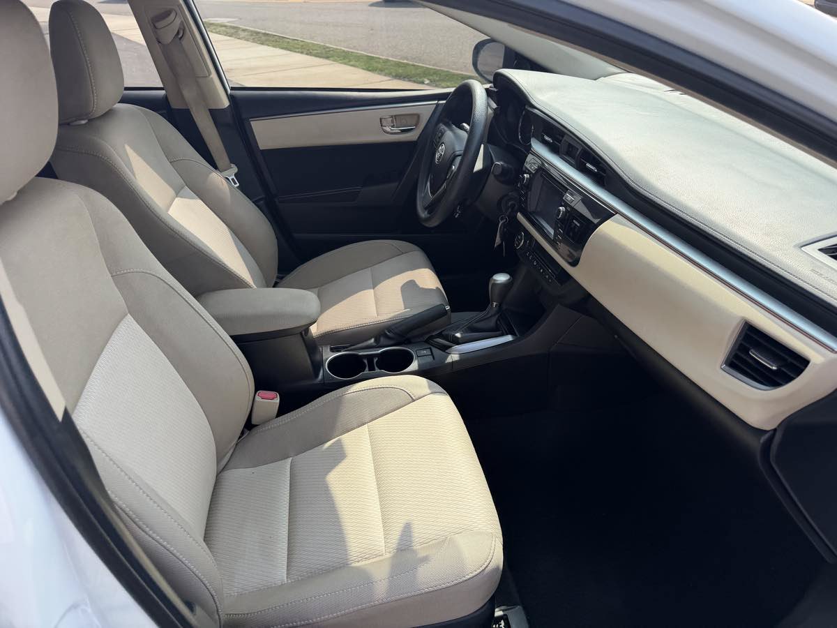 Used 2014 Toyota Corolla LE FWD image 18