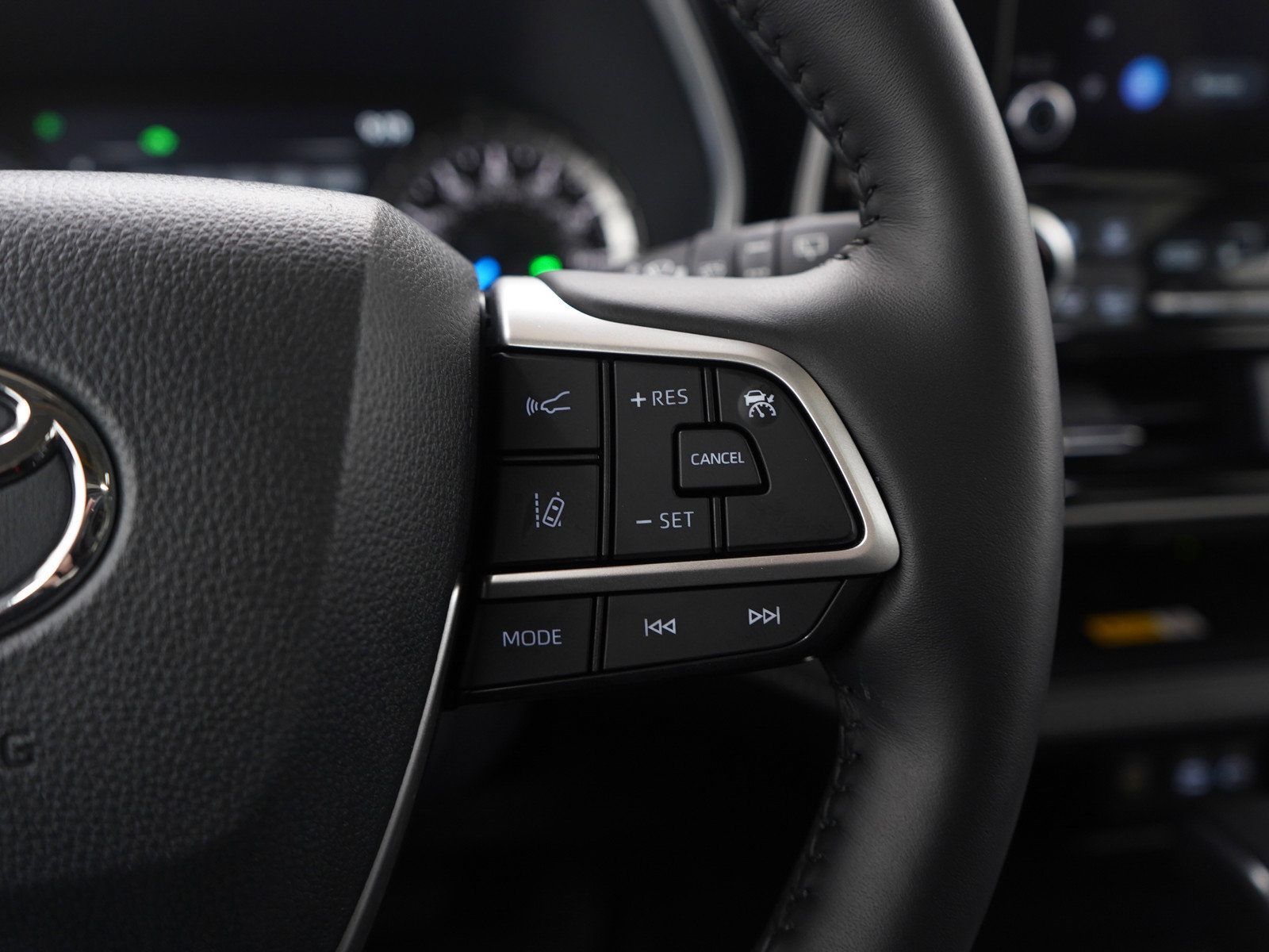 Used 2024 Toyota Highlander XLE image 26