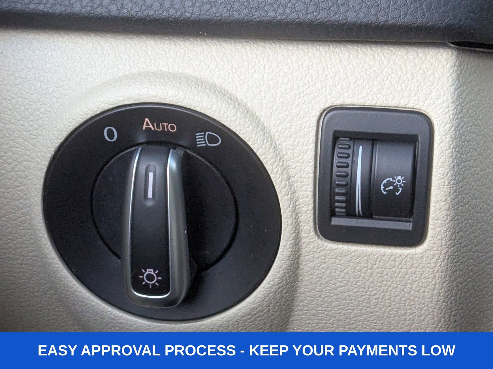 Used 2016 Volkswagen Tiguan S image 35