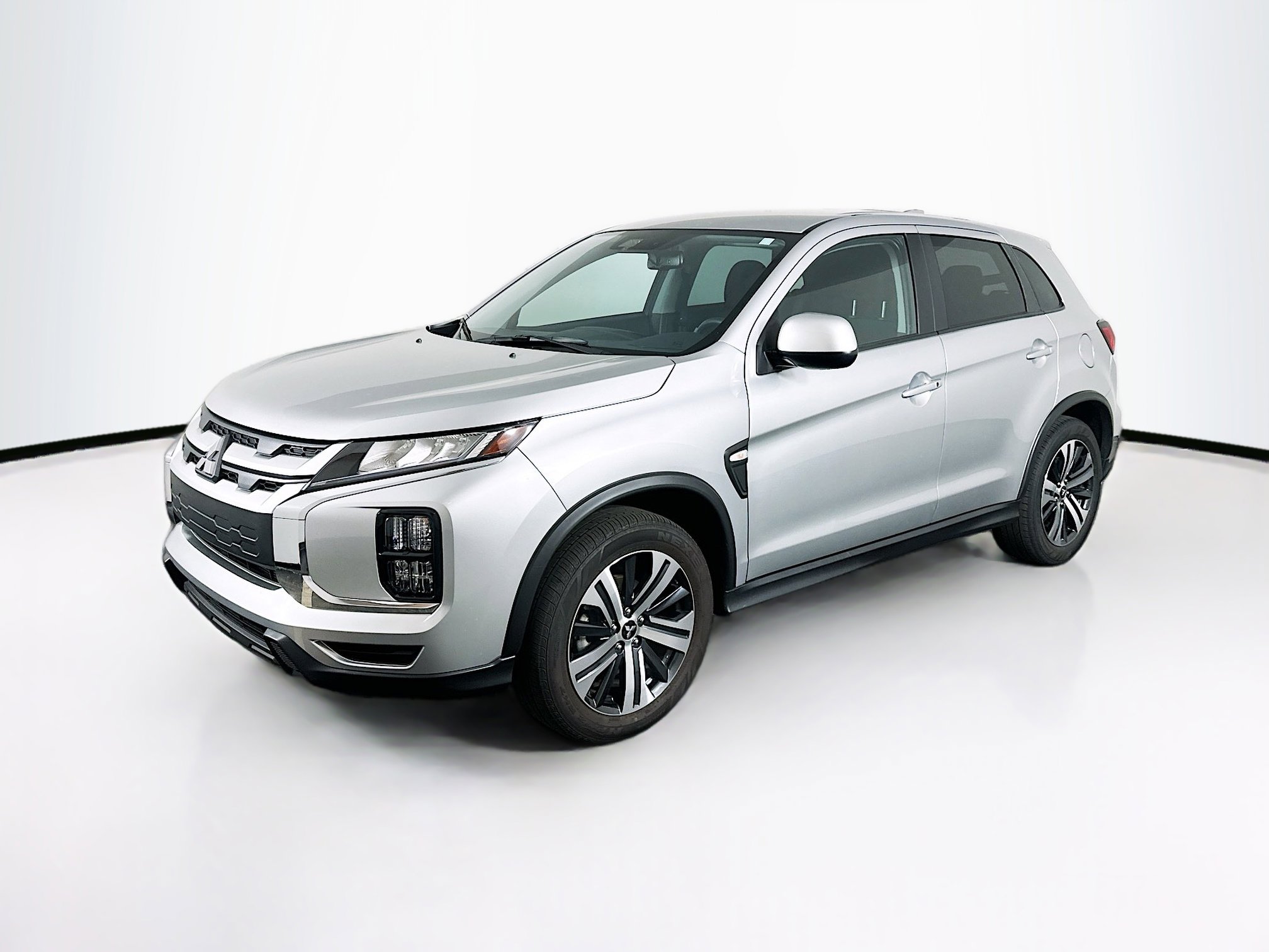 Used 2025 Mitsubishi Outlander Sport ES image 3