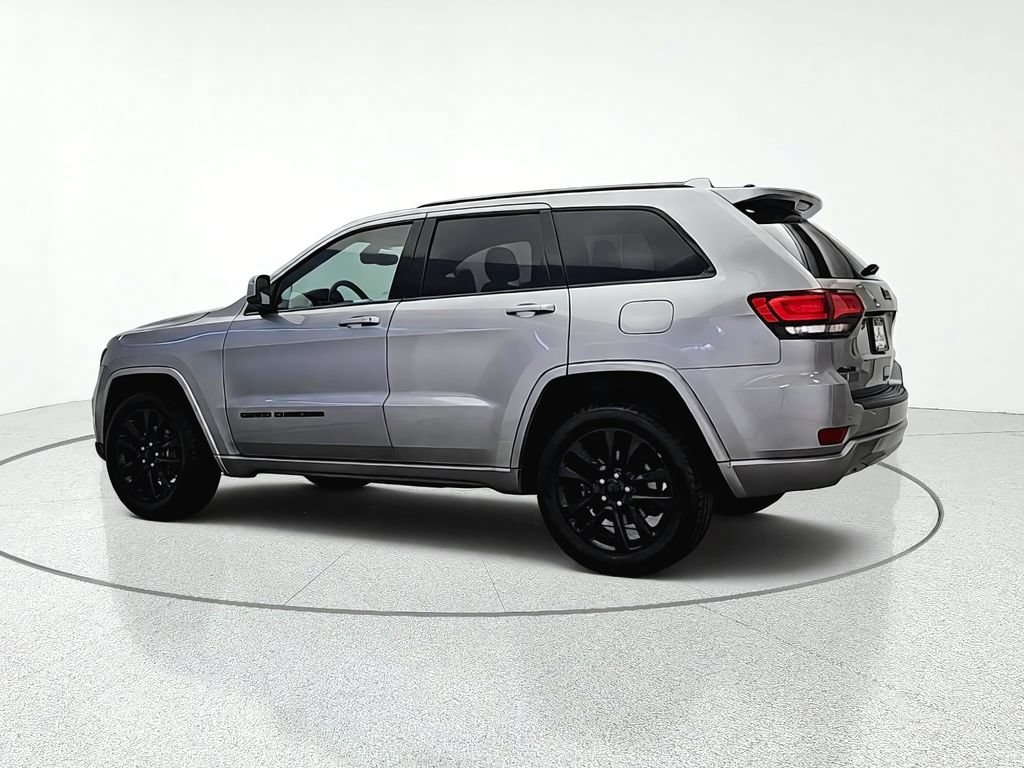 Used 2019 Jeep Grand Cherokee Laredo AWD/4WD image 5