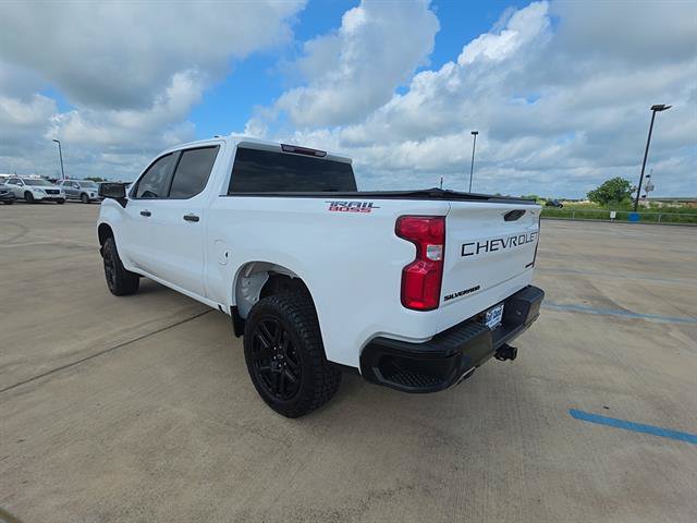 Used 2021 Chevrolet Silverado 1500 Custom Trail Boss w/ LPO, Dark Essentials Package AWD/4WD image 5