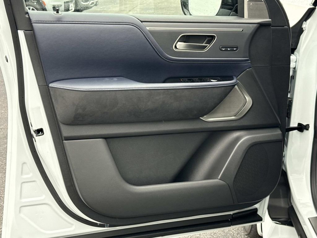 New 2026 INFINITI QX80 SPORT 4D Sport Utility image 15