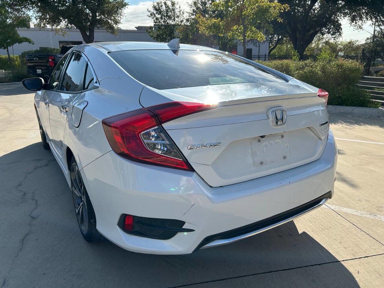Used 2019 Honda Civic Touring image 10