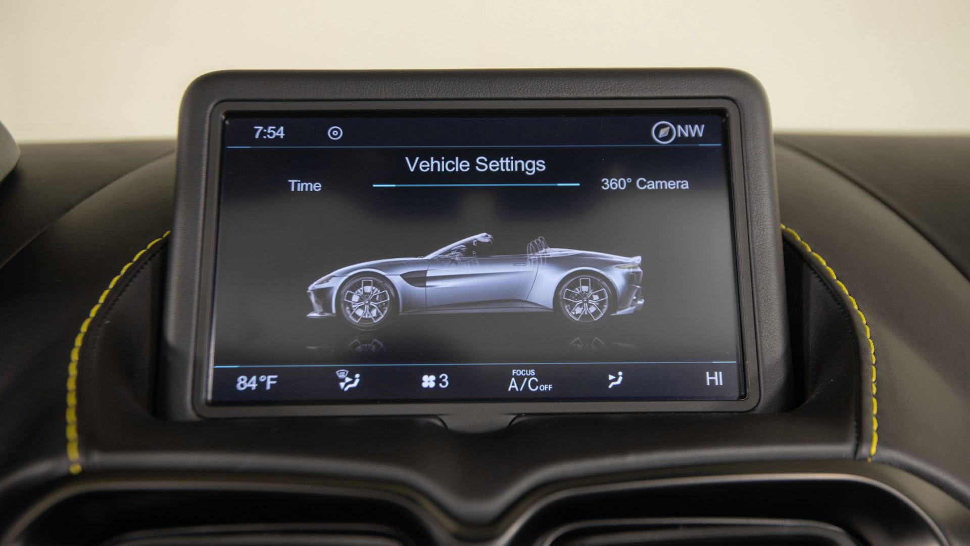 Used 2021 Aston Martin V8 Vantage Roadster image 44